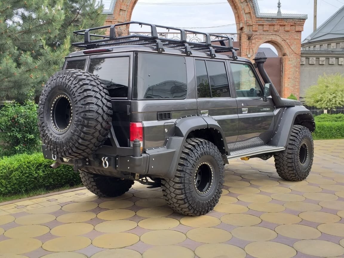 Toyota Land Cruiser 76 офф роад