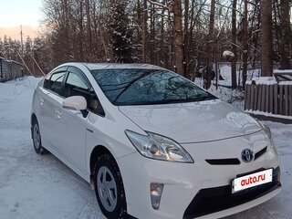 2013 Toyota Prius III Рестайлинг (XW30), белый, 1300000 рублей, вид 1