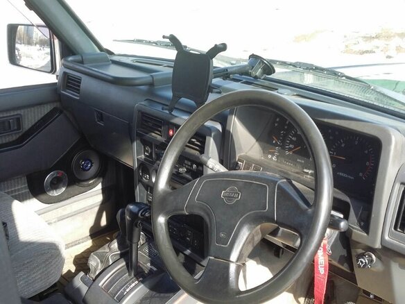 1995 Nissan Patrol IV (Y60), чёрный - вид 4