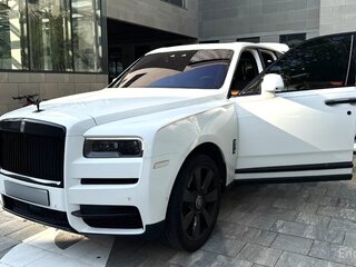 2022 Rolls-Royce Cullinan I, белый, 24000000 рублей, вид 1