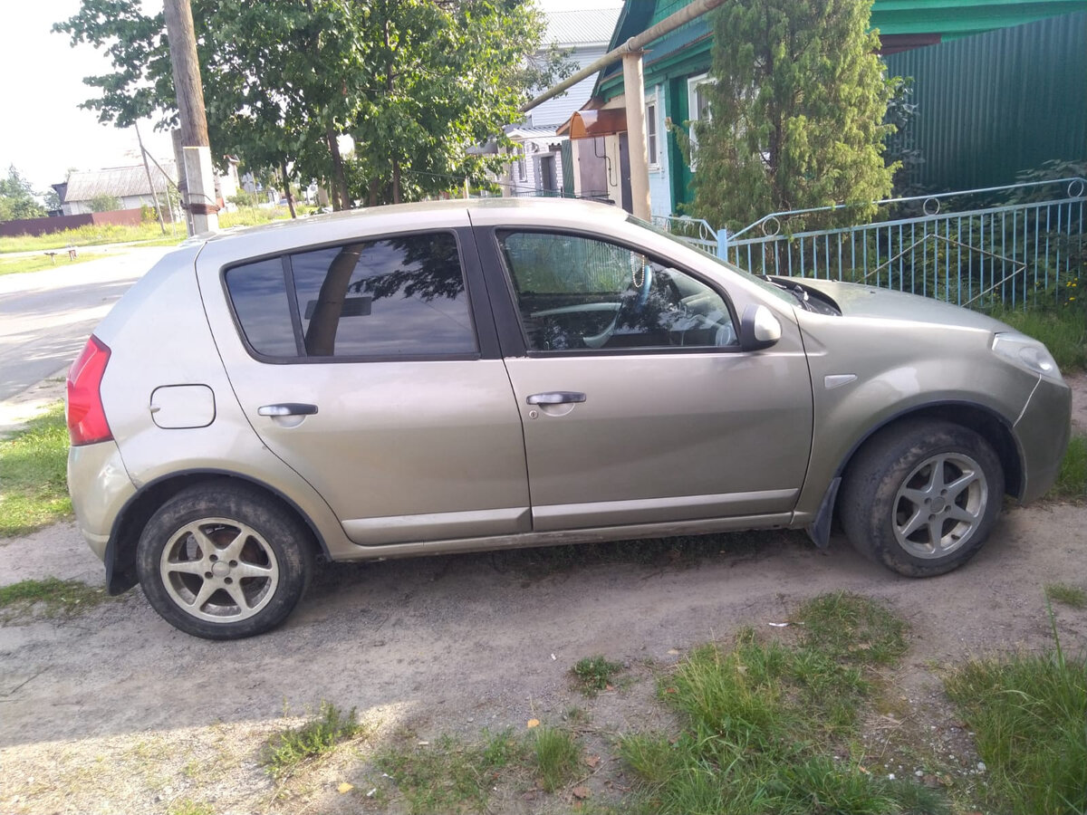 Купить б/у Renault Sandero I Stepway 1.6 MT (84 л.с.) бензин механика в ...