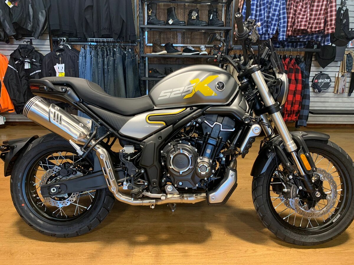 Voge AC525X