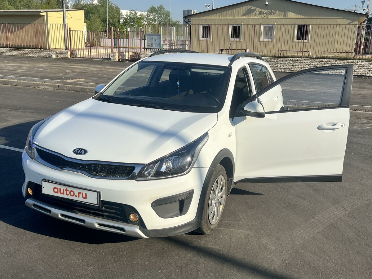 Купить б/у Kia Rio IV X-Line 1.4 AT (100 л.с.) бензин автомат в Москве ...