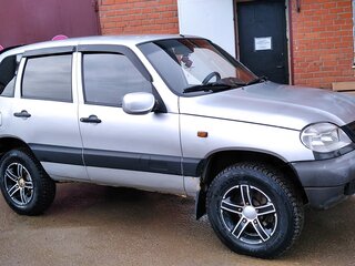2004 Chevrolet Niva I, серебристый, 270000 рублей, вид 1