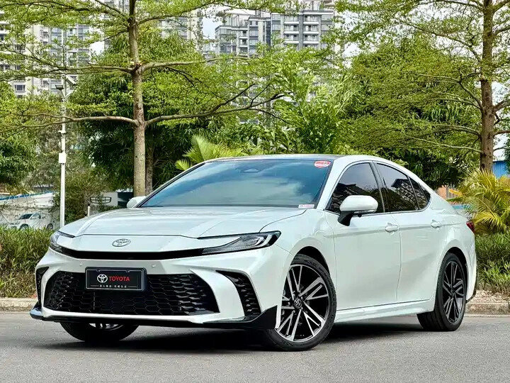 Toyota Camry IX (XV80) China Market