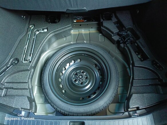 2019 Toyota Prius IV Рестайлинг (XW50), чёрный, 1700000 рублей - вид 16