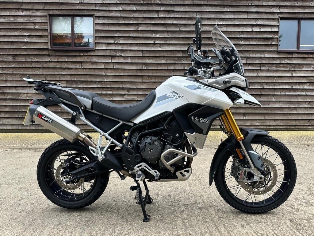 Triumph Tiger 900