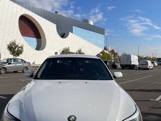 2008 BMW 5 серии 525i V (E60/E61) Рестайлинг, белый, 1530000 рублей, вид 1