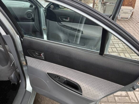 2004 Mazda 6 I (GG), серебристый, 400000 рублей - вид 13