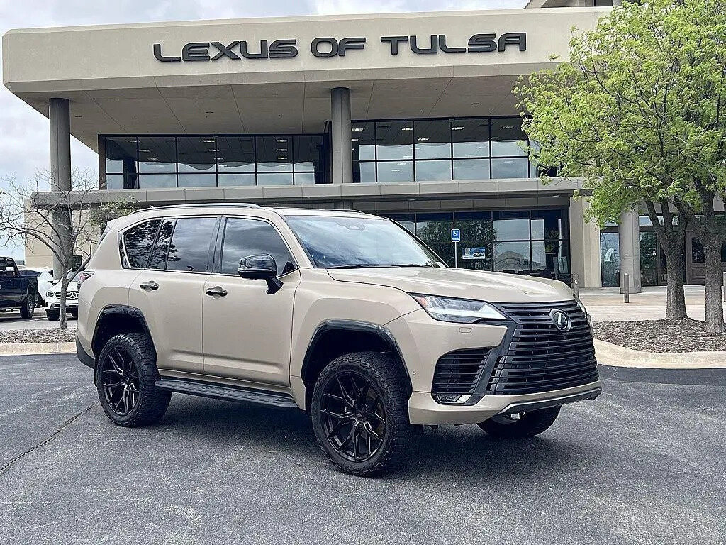 Lexus LX 700h IV
