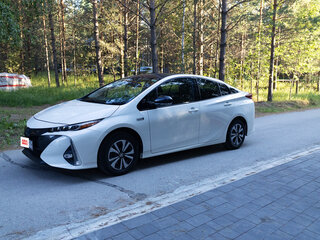 2020 Toyota Prius PHV ZVW52 IV (XW50), белый, 2300000 рублей, вид 3