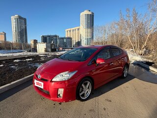 2010 Toyota Prius III (XW30), красный, 950000 рублей, вид 1