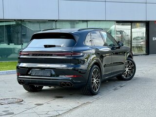 2026 Porsche Cayenne III Рестайлинг, чёрный, 18300000 рублей, вид 3