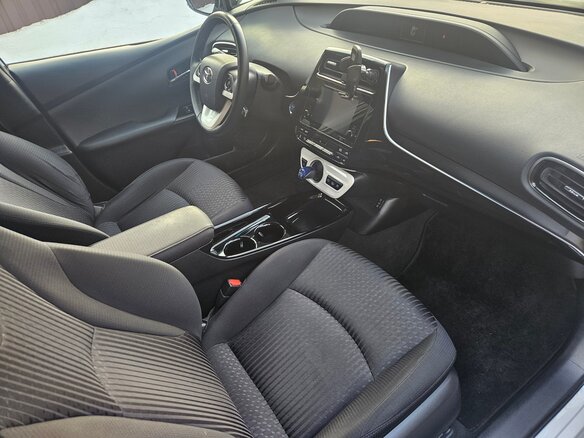 2018 Toyota Prius PHV ZVW52 IV (XW50), серый, 2050000 рублей - вид 9