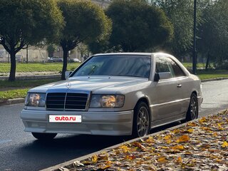 1987 Mercedes-Benz W124 230, белый, 740000 рублей, вид 1