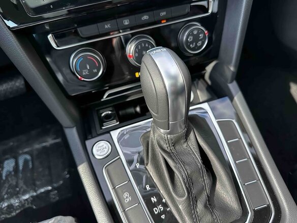 2026 Volkswagen Magotan B8 Рестайлинг, чёрный, 2830000 рублей - вид 11