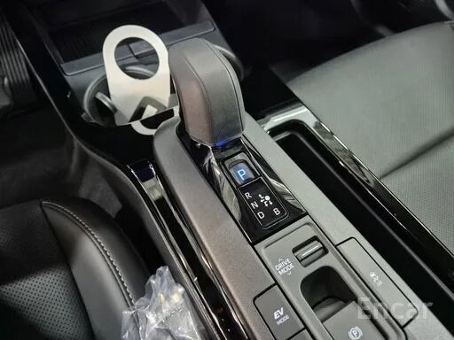 2025 Toyota Prius PHV V (XW60), серый, 4720311 рублей - вид 7