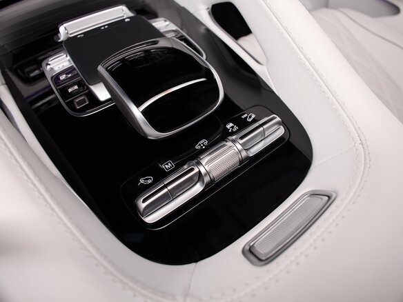 2025 Mercedes-Benz Maybach GLS 600 I Рестайлинг, чёрный, 29000000 рублей - вид 34