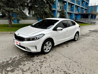 2017 Kia Cerato III Рестайлинг (Classic), белый, 1370000 рублей, вид 1