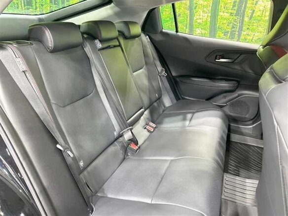 2025 Toyota Prius V (XW60), чёрный, 3670000 рублей - вид 11