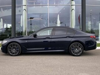 2019 BMW 5 серии 530d xDrive VII (G30/G31/G38), чёрный, 4450000 рублей, вид 2