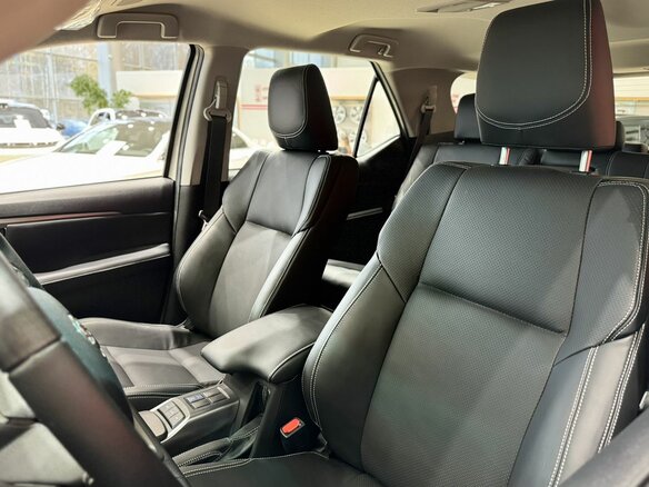 2023 Toyota Fortuner II Рестайлинг, белый, 7500000 рублей - вид 18