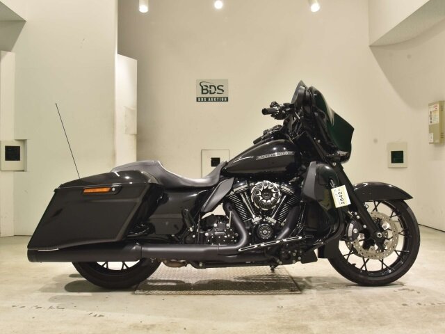 Harley-Davidson Street Glide Special