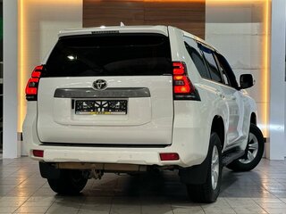 2018 Toyota Land Cruiser Prado 150 Series Рестайлинг 2, белый, 3159900 рублей, вид 4