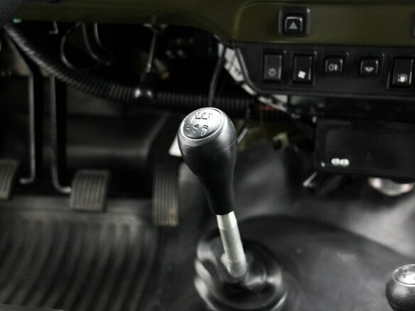 2025 УАЗ Хантер 2924 Euro-2, зелёный - вид 11