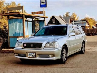 2001 Toyota Crown XI (S170), серебристый, 1900000 рублей, вид 1