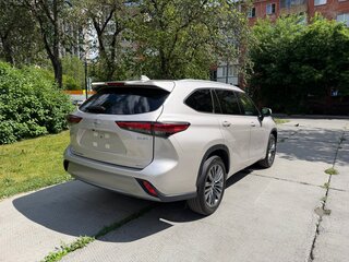 2026 Toyota Highlander IV (XU70), золотистый, 5290000 рублей, вид 4