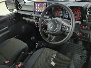 2025 Suzuki Jimny IV, чёрный, 2492155 рублей, вид 4