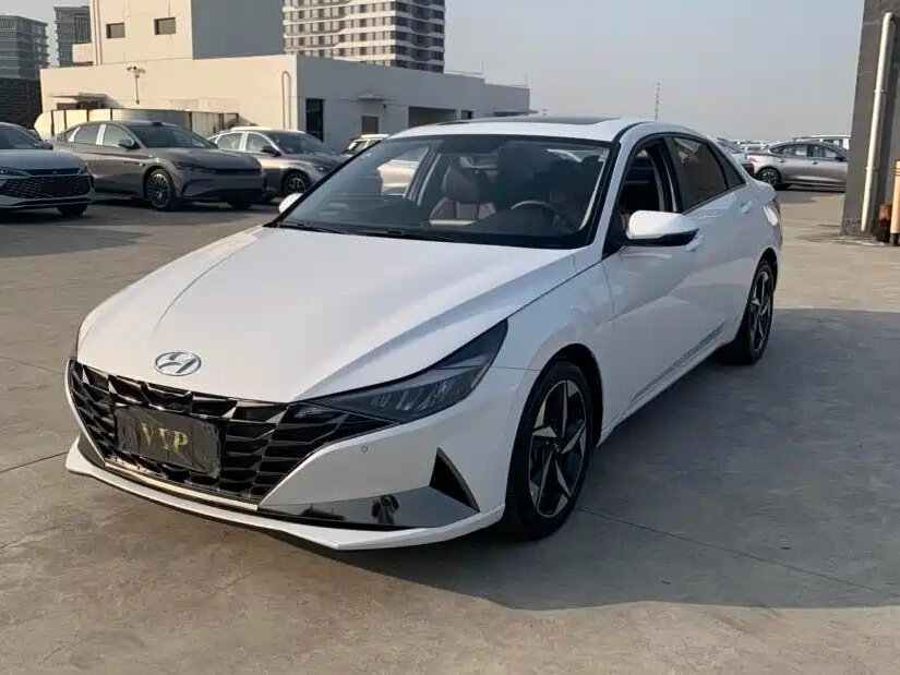 Hyundai Elantra VII (CN7)