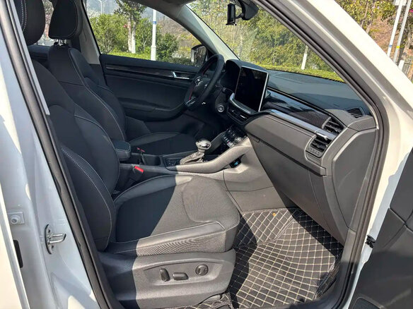 2025 Skoda Kodiaq I Рестайлинг, белый, 3460000 рублей - вид 11