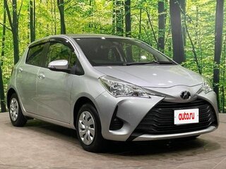 2017 Toyota Vitz III (XP130) Рестайлинг 2, серебристый, 870000 рублей, вид 1