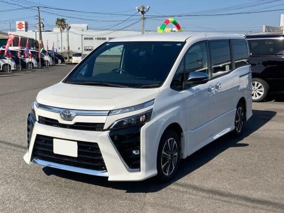 Toyota Voxy III (R80) Рестайлинг