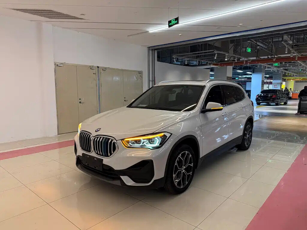 BMW X1 Long 20Li sDrive II (F48) Рестайлинг