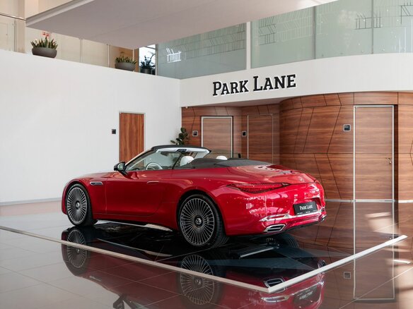 2025 Mercedes-Benz Maybach SL, красный - вид 3