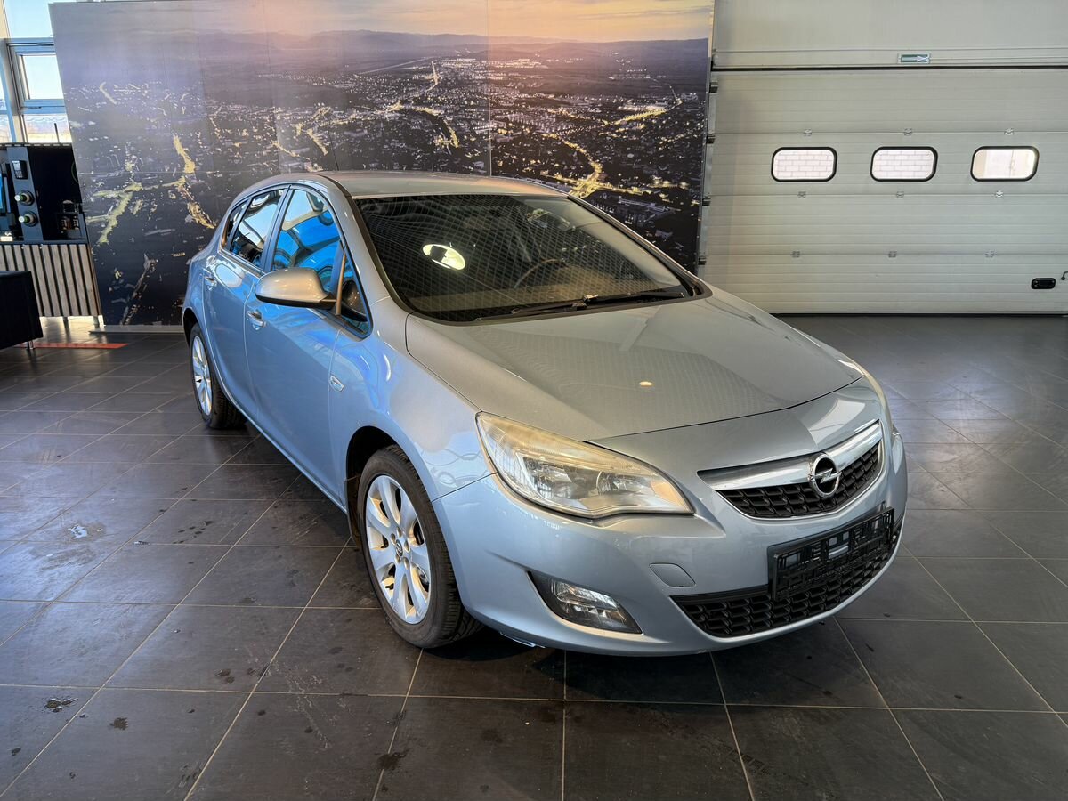 Opel Astra J