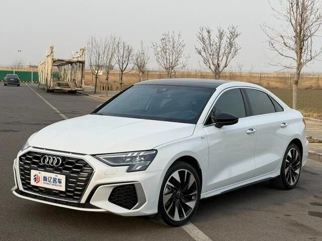 Audi A3 35 TFSI Long IV (8Y)