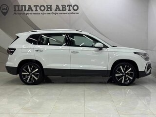 2025 Volkswagen Tharu 300 TSI I Рестайлинг, белый, 3449000 рублей, вид 4