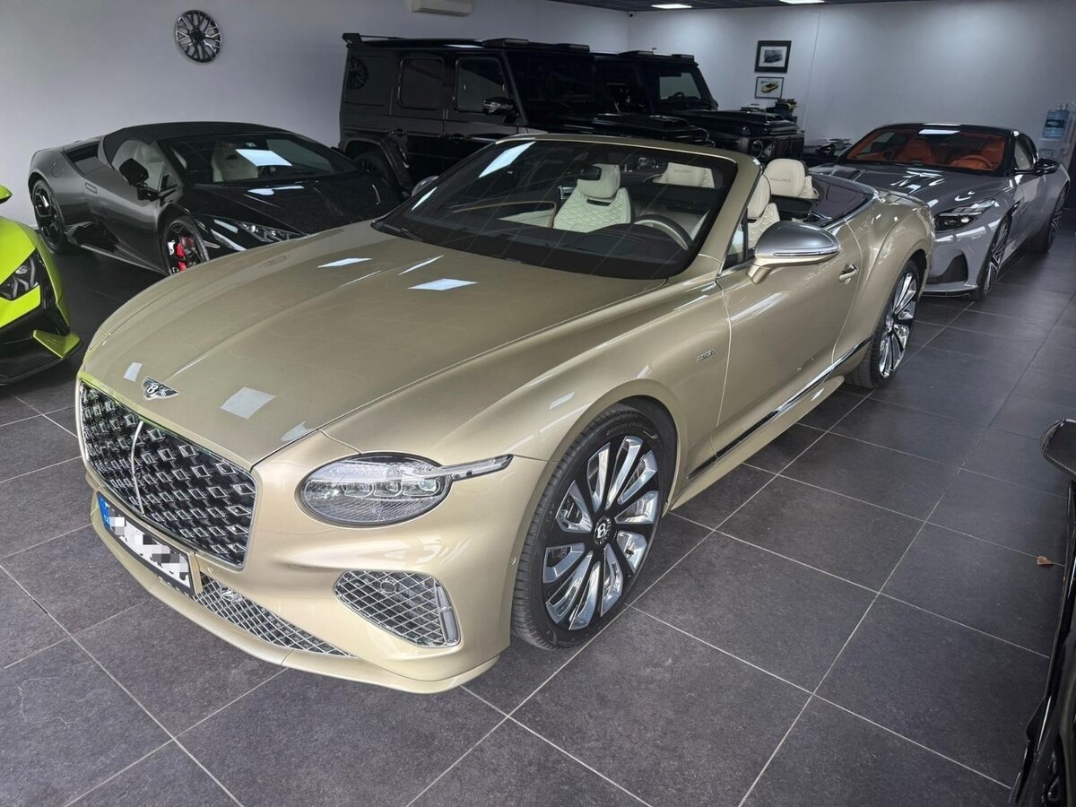 Золотой Bentley в Киеве