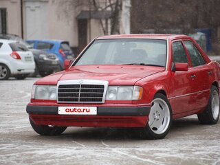 1990 Mercedes-Benz W124 230, красный, 850000 рублей, вид 1