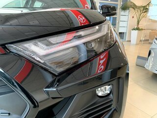 2025 Toyota RAV4 V (XA50), чёрный, 4949000 рублей, вид 3