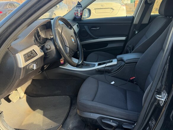 2010 BMW 3 серии 318i V (E90/E91/E92/E93) Рестайлинг, чёрный, 950000 рублей - вид 9