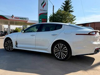 2018 Kia Stinger I, белый, 2315000 рублей, вид 4