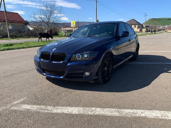 2011 BMW 3 серии 318i V (E90/E91/E92/E93) Рестайлинг, синий, 890000 рублей