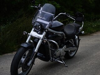 Hyosung Aquila GV650