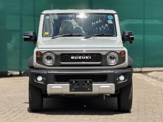 2022 Suzuki Jimny Sierra IV, белый, 1540000 рублей, вид 3