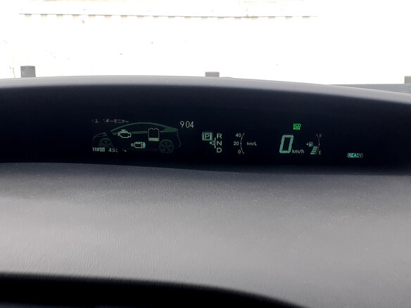 2009 Toyota Prius III (XW30), красный, 950000 рублей - вид 4